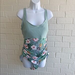 B2Prity NWOT Women’s Floral One-Piece Swimsuit Tummy Control Slimming Size XL